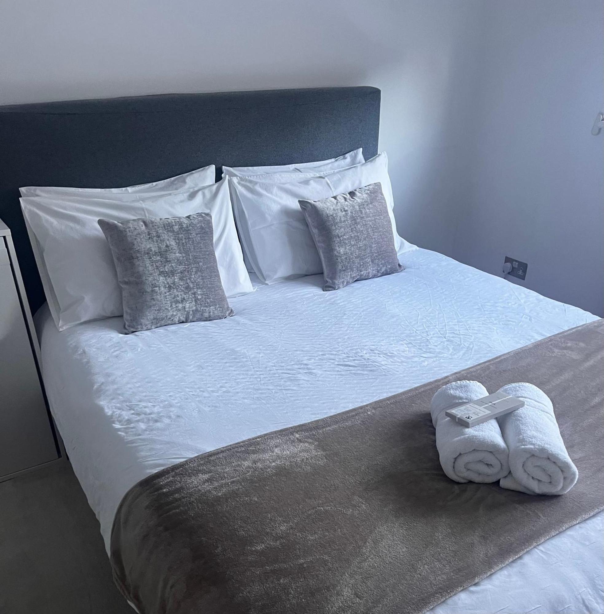 Hyde Park,3 Min Walk,Family Home! 2 Bedrooms & 2 Bathrooms Apartment! Fantastic Location London Bagian luar foto