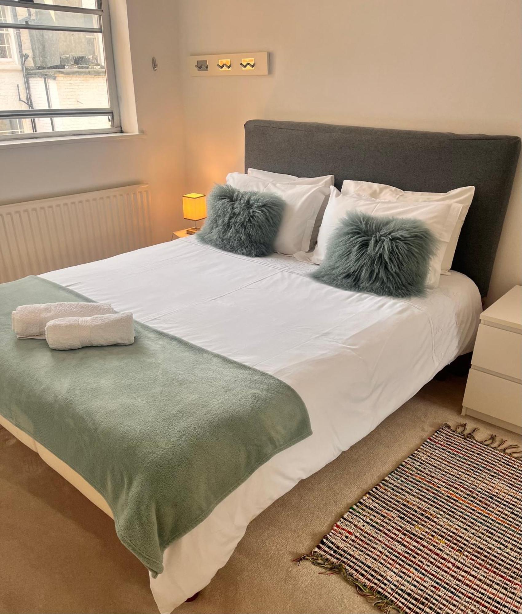 Hyde Park,3 Min Walk,Family Home! 2 Bedrooms & 2 Bathrooms Apartment! Fantastic Location London Bagian luar foto