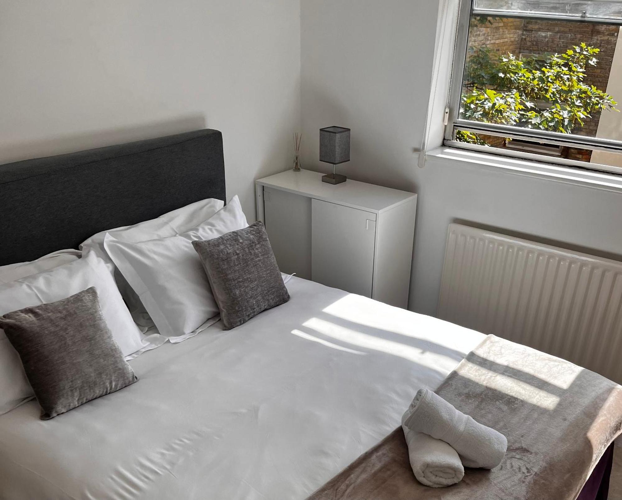 Hyde Park,3 Min Walk,Family Home! 2 Bedrooms & 2 Bathrooms Apartment! Fantastic Location London Bagian luar foto